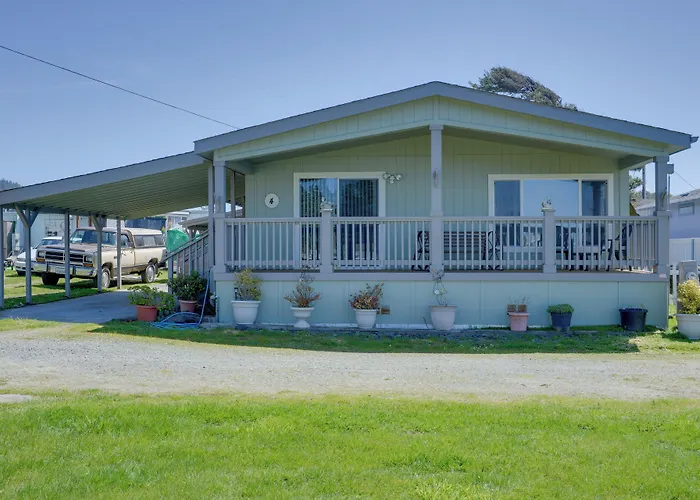 Smith River Home W/ Boat Launch & Ocean Views
