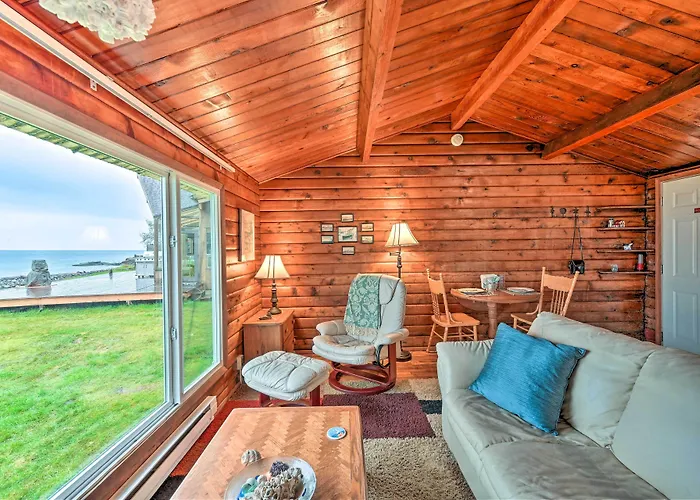Waterfront Sekiu Escape - 9 Mi To Neah Bay!