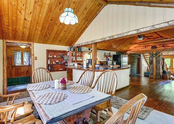 Saranac Lake Cabin W/ Deck: Pets Welcome!