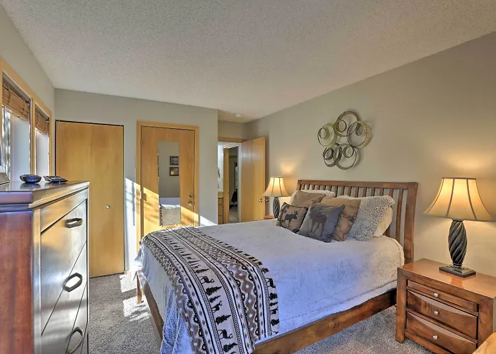 Creekside Frisco Condo W/ Views & Pool Access!
