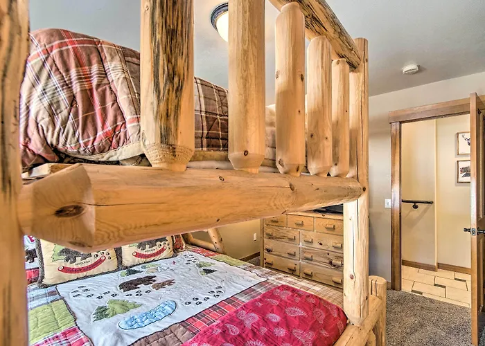 Dog-Friendly Ronald Vacation Rental Cabin!