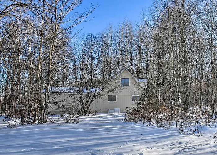 Lakes Of The North Home On Snowmobile & Atv Trail!
