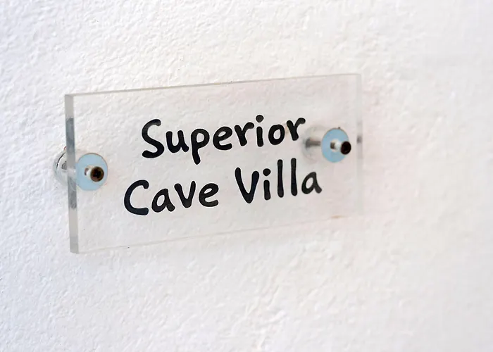 1812 Caves 'N Mansion