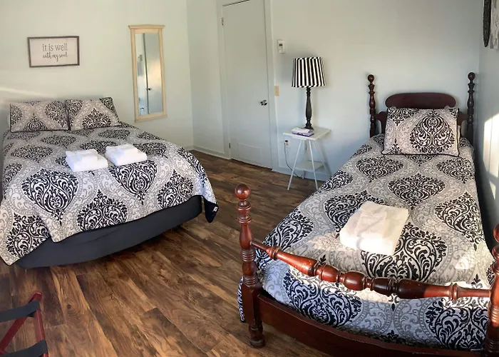 Brook Road Inn