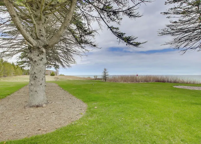 Waterfront Algoma Vacation Rental On Lake Michigan