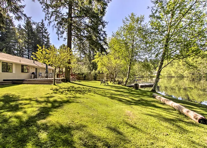 Quiet Lakefront Olympia Home W/ Dock On Half Acre