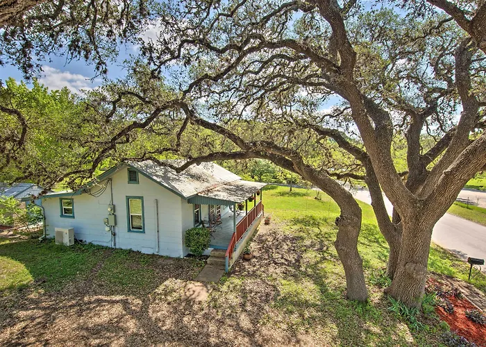 Betty B'S River House < 1 Mi To Blanco State Park!