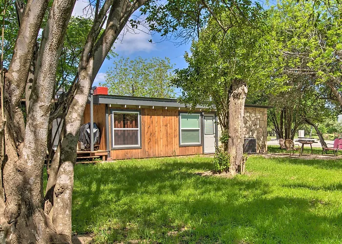 Remodeled Retro Home W/ Deck, Walk To Main Street!