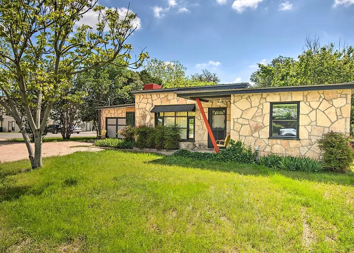 Remodeled Retro Home W/ Deck, Walk To Main Street!