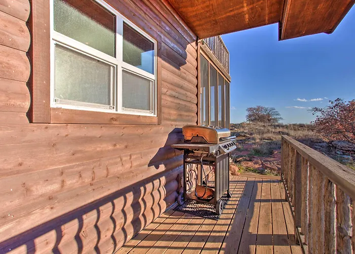 Updated Cabin W/ 360-Degree Mtn View: 1 Mi To Lake