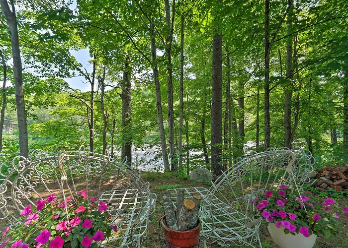 Adirondack Mountains Cottage Near Gore Mountain!