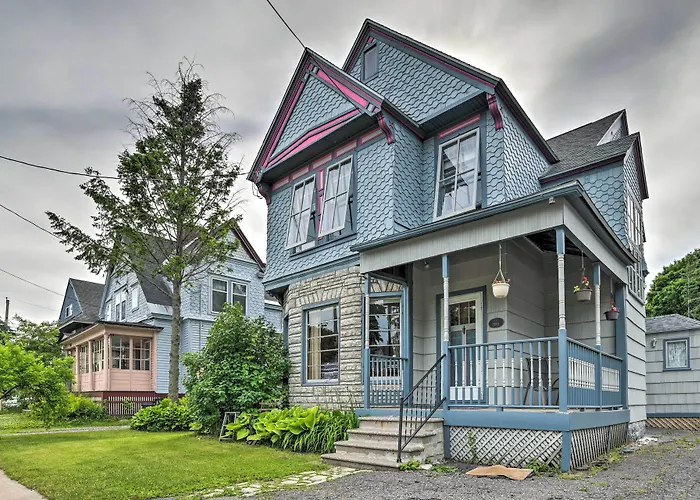 Sault Ste Marie Historic Home, Walk To Town!