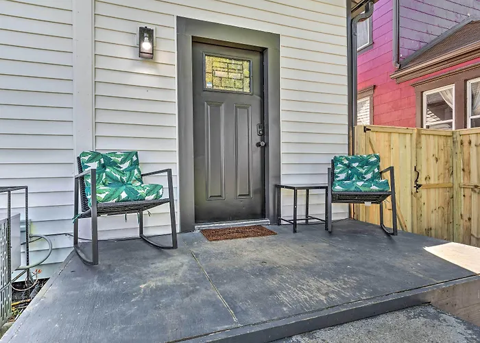 Quaint + Cozy Indianapolis Getaway W/ Yard!