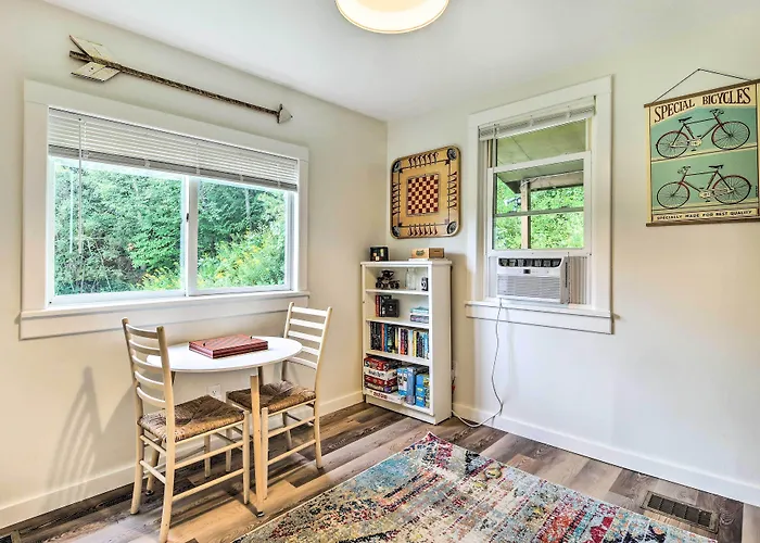 Pet-Friendly Saranac Lake Retreat W/ Deck & Yard