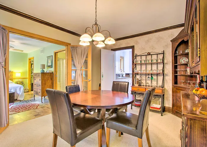 Elegant Home 5 Blocks To Mayo Clinic And Hospital