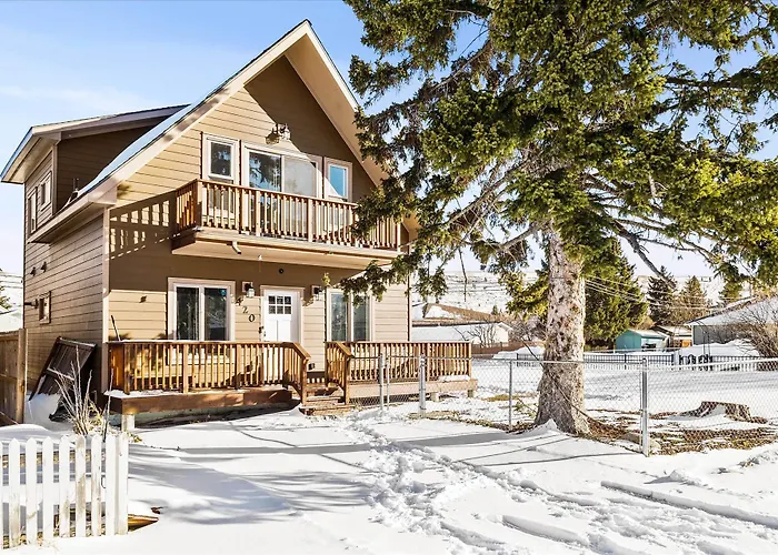 Modern Red Lodge Cabin - Walk To Broadway Ave