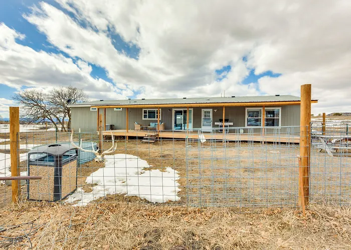Spacious Tierra Amarilla Ranch House W/ Deck!