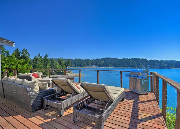 Waterfront Gig Harbor Home W/ Furnished Deck