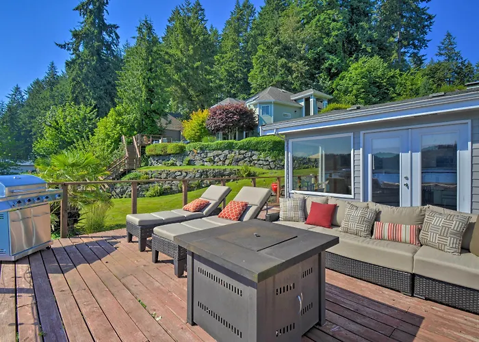 Waterfront Gig Harbor Home W/ Furnished Deck