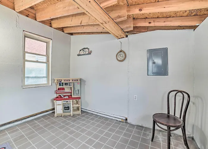 Walkable St Ignace Condo W/ Lake Huron Views