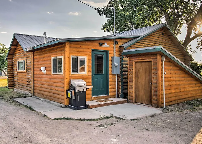 Pet-Friendly Augusta Cabin - Walk To Main Street!