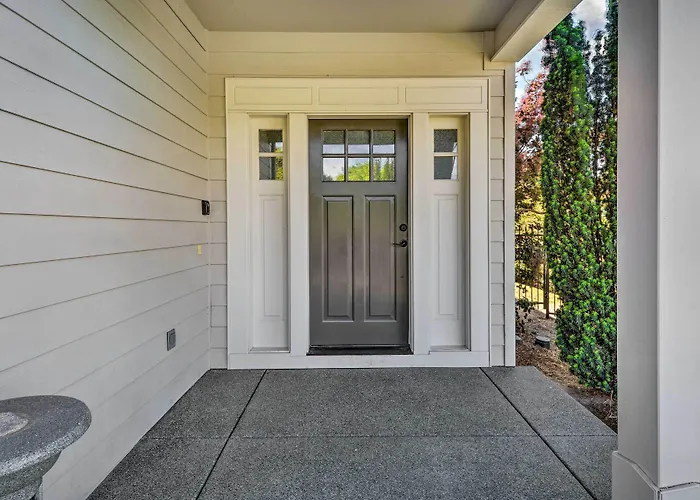 Charming Medford Getaway ~ 4 Miles To Downtown!
