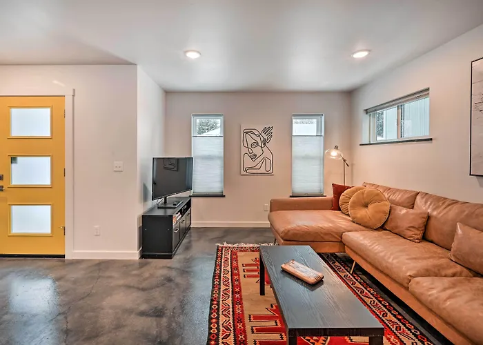 Modern Missoula Home ~ 2 Miles To Downtown!