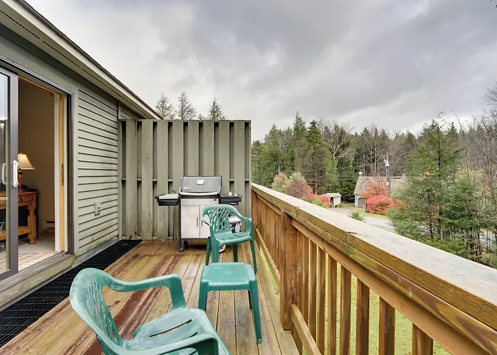 Dover Condo W/ Grill & Balcony: 3 Mi To Mt Snow!