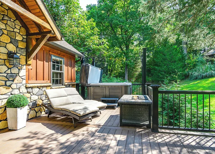 Pet-Friendly Delta Cabin W/ Private Hot Tub!
