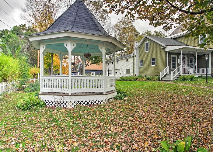 Idyllic Wallingford Retreat - Near Skiing & Hiking