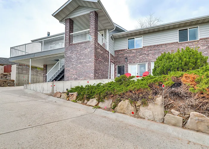 Inviting Great Falls Home W/ Wraparound Deck!