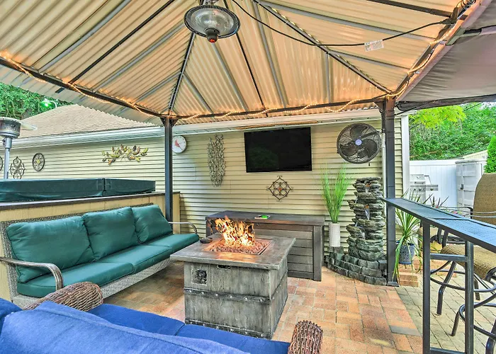Pet-Friendly Taylor Home W/ Backyard Oasis!