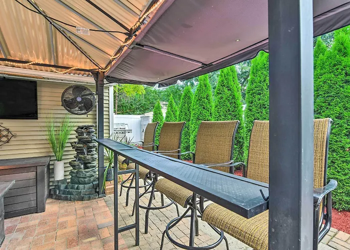 Pet-Friendly Taylor Home W/ Backyard Oasis!
