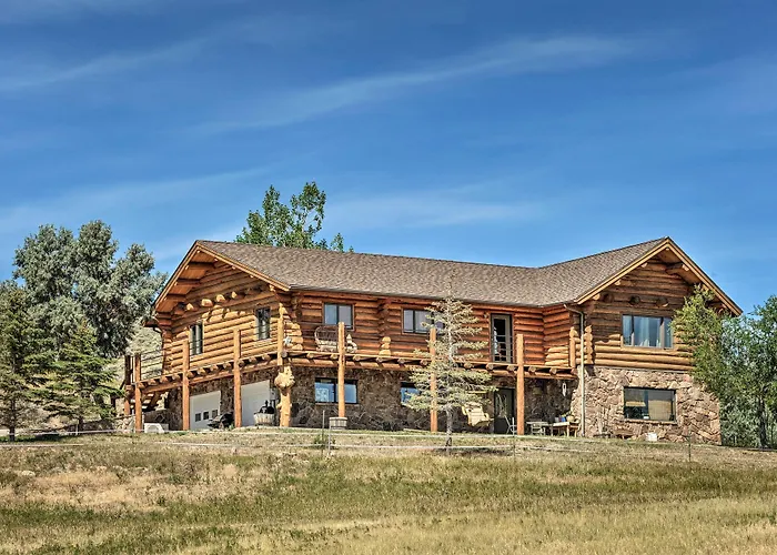 Exquisite Log Home With Lander Valley Views!