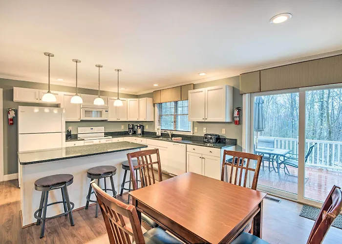 North Conway Home ~ 2 Mi To Cranmore Mountain!