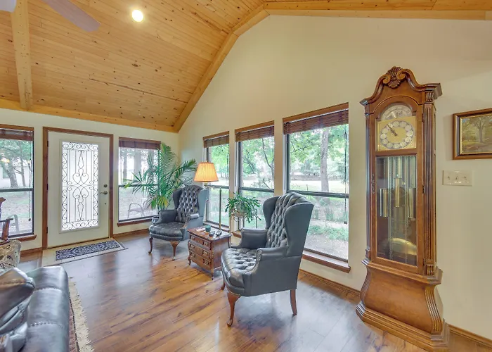 Dog-Friendly Wills Point Home W/ Grill On 10 Acres