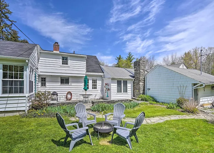 Quaint Woodstock Escape - 2 Mi To Tinker St!