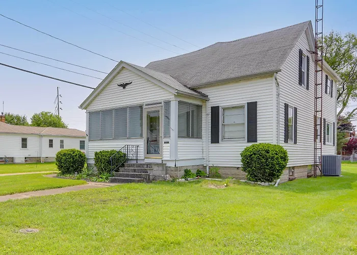 Home W/ Screened-In Porch < 1 Mi To Lake Erie