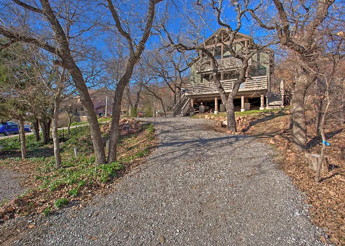 Medicine Park Cabin W/ Mountain Views!