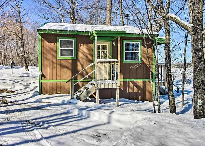 Secluded Remer Cabin W/ Lake Access!