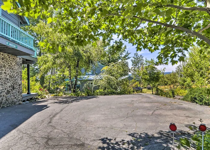 Scenic Lake Almanor Home W/ Mountain Views!