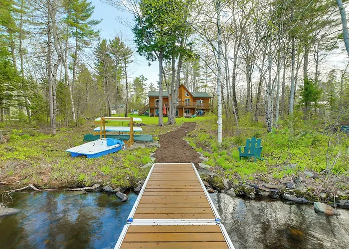 Waterfront Davis Pond Cabin W/ Dock + Kayaks!