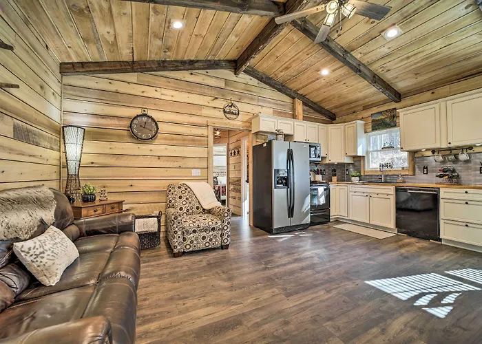 Modern Cabin W/ Fire Pit < 3 Mi To Trails!