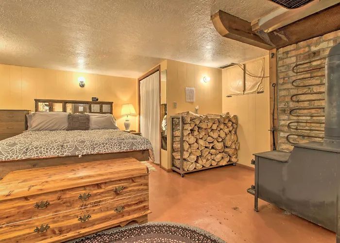 Cozy Home W/ Hot Tub: Half Mi To Salmon River!
