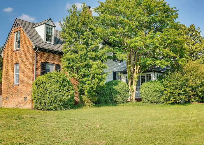 Terre Haute Manor Farmhouse W/ Gardens & Deck!