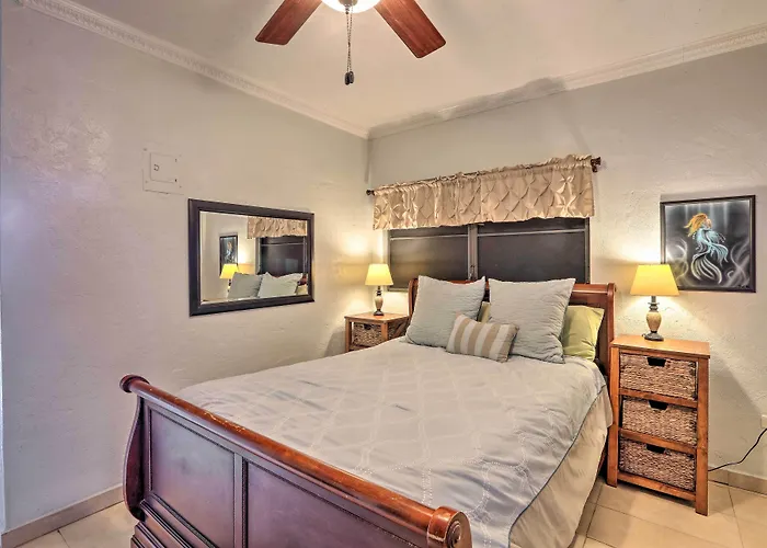 Saint Thomas Condo W/ Ocean Views, Walk To Beach!