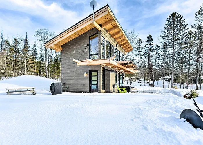 Lake Superior Fall/Winter Cabin: Fire Pit & Beach