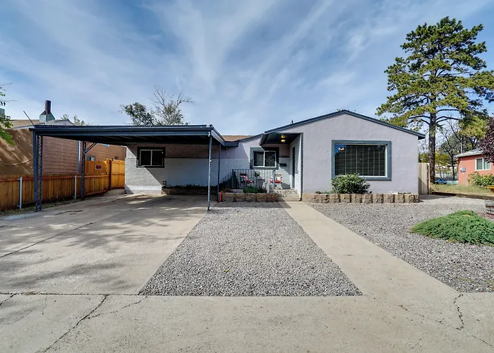 Chic Silver City Getaway W/ Patio + Gas Grill