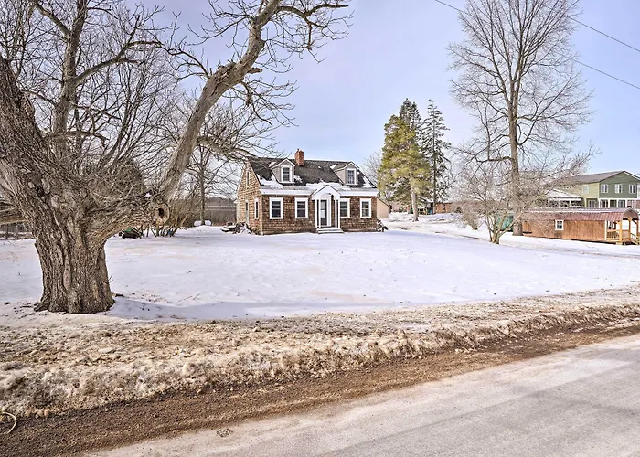Rural Oswego Cottage On 50-Acre Orchard & Farm!