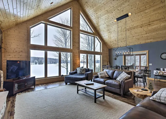 Lakefront Cottage In Iron River: 3 Mi To Skiing!